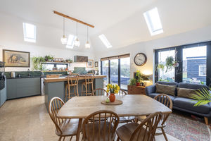 Photo 11- click for photo gallery